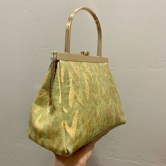 Handmade Genuine Wrinkle Texture Leather  Push-lock
Top Handle Bag & 2 Chains - Picture 11 of 16